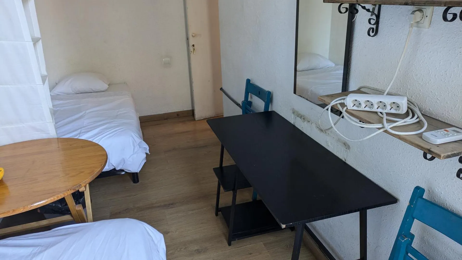 Pension Casa De Barca Barcelona 2*,